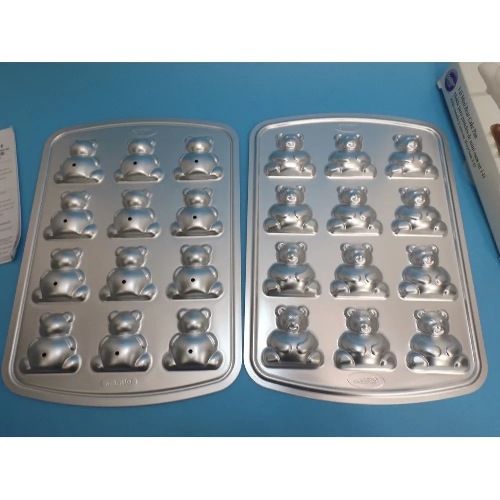 Wilton 3-D Mini Bear Cake Pan Mold - 12 Bear Molds 2¼ x 2¼ 